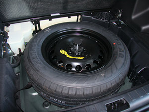 2011款3.2L i6 SE 备胎