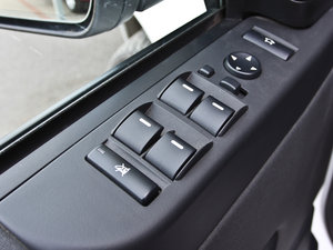 20125.0L V8 NA HSE п؅^