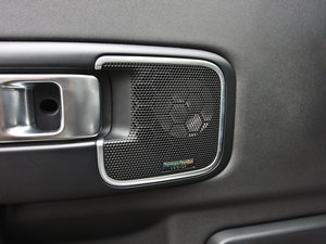 20125.0L V8 NA HSE g