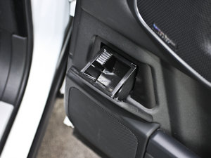 20125.0L V8 NA HSE g