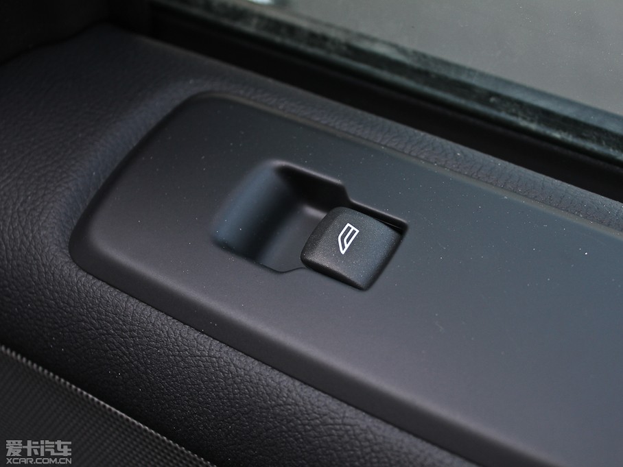 2012l(f)F(xin) Ĵ 5.0L SE