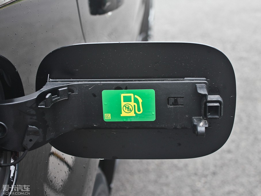 2013����\�� 5.0 V8 NA �ژ�������