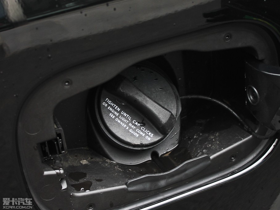 2013����\�� 5.0 V8 NA �ژ�������