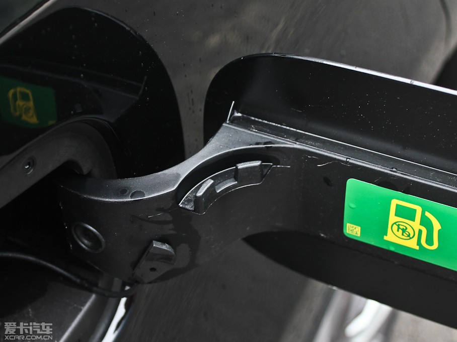 2013����\(y��n)��(d��ng) 5.0 V8 NA �ژ�(bi��o)������