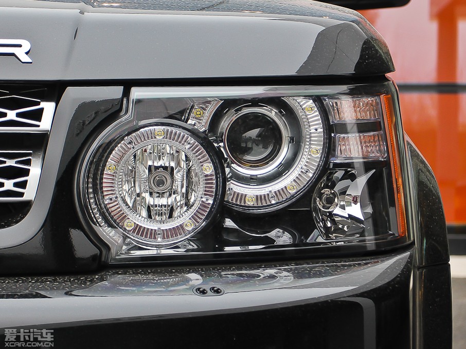 2013����\�� 5.0 V8 SC �h�Є�����