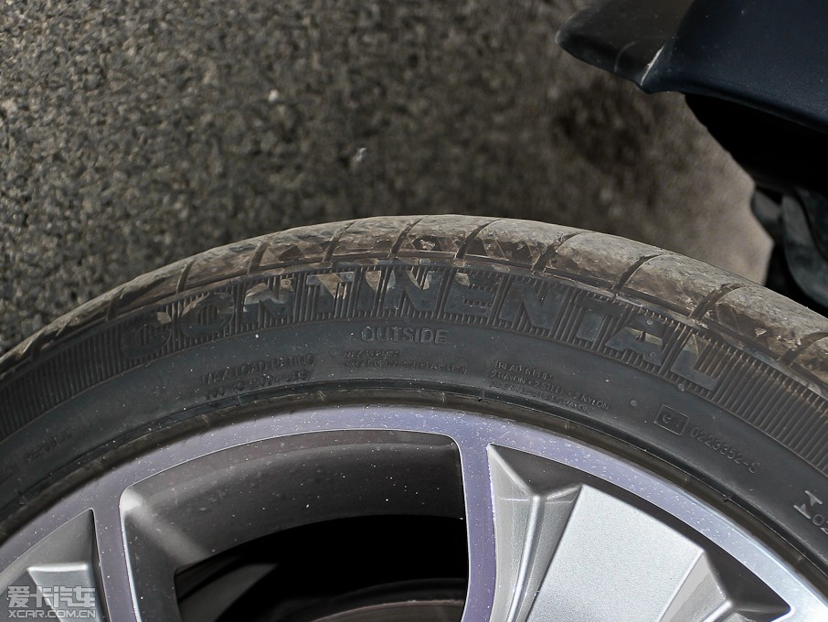 2013����\�� 5.0 V8 SC �h�Є�����