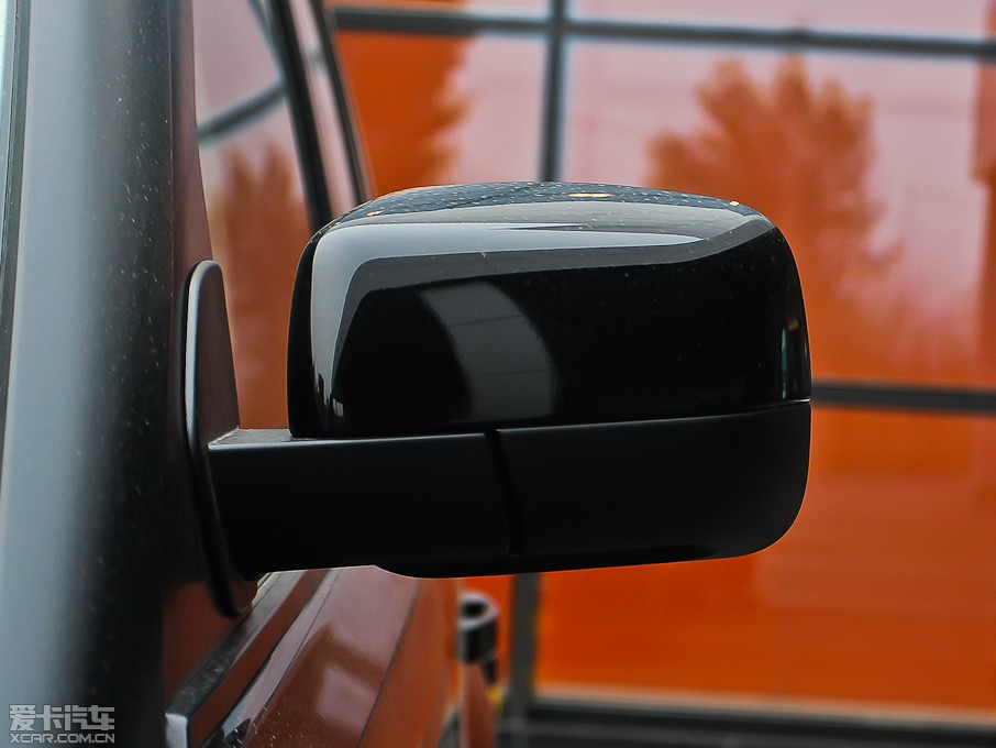 2013����\�� 5.0 V8 SC �h�Є�����