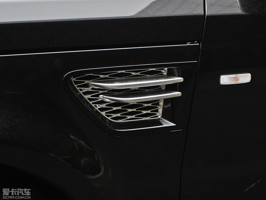 2013����\�� 5.0 V8 SC �h�Є�����