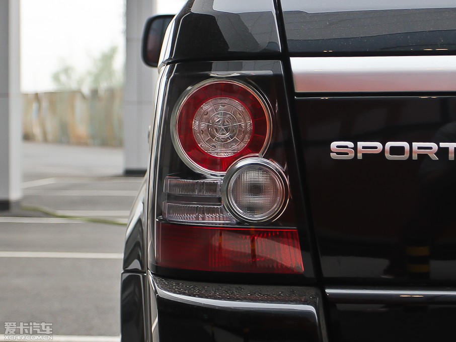 2013����\�� 5.0 V8 SC �h�Є�����