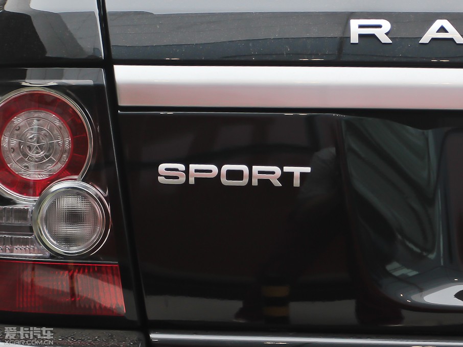 2013����\�� 5.0 V8 SC �h�Є�����