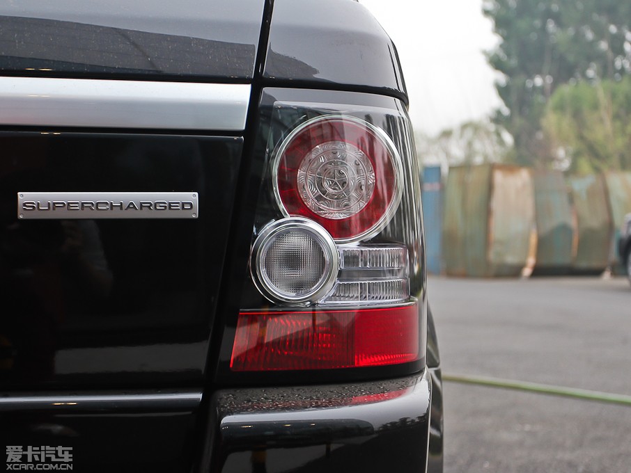 2013����\�� 5.0 V8 SC �h�Є�����