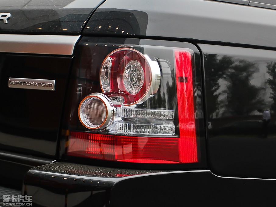 2013����\�� 5.0 V8 SC �h�Є�����