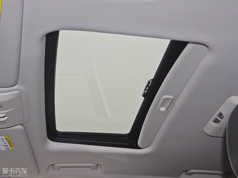 2013����\�� 5.0 V8 SC �h�Є�����