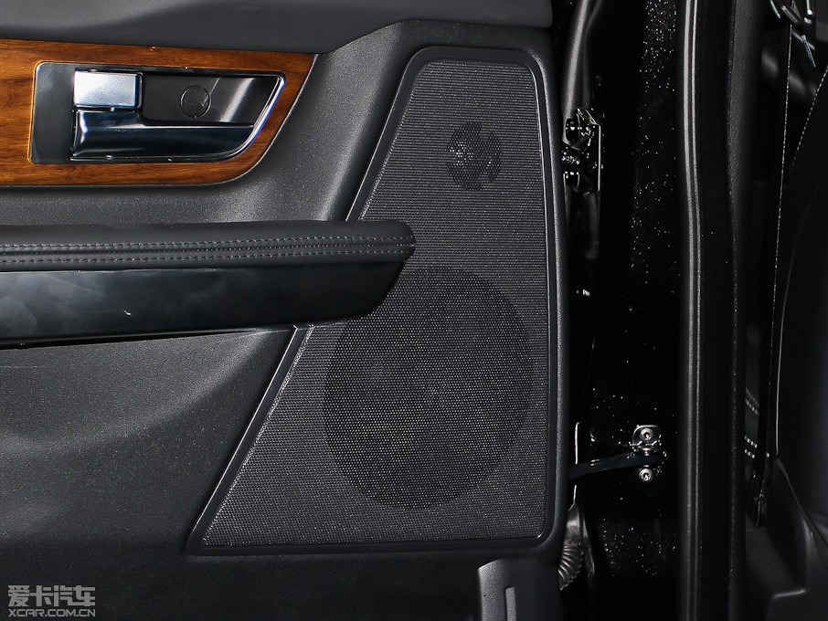 2013����\�� 5.0 V8 SC �h�Є�����