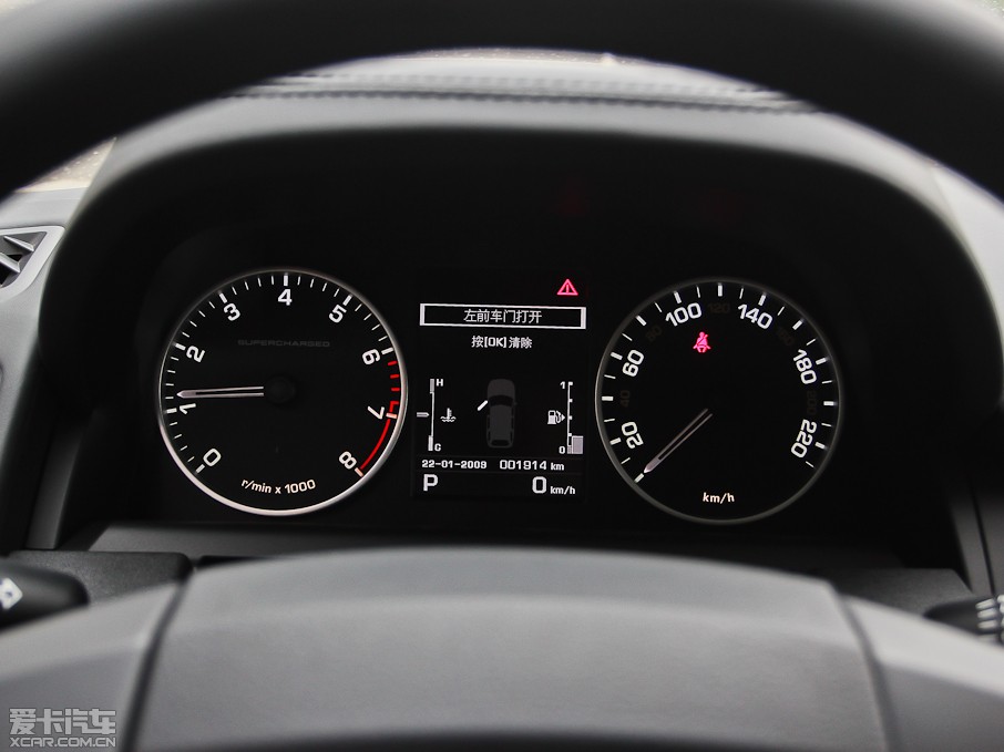 2013����\�� 5.0 V8 SC �h�Є�����