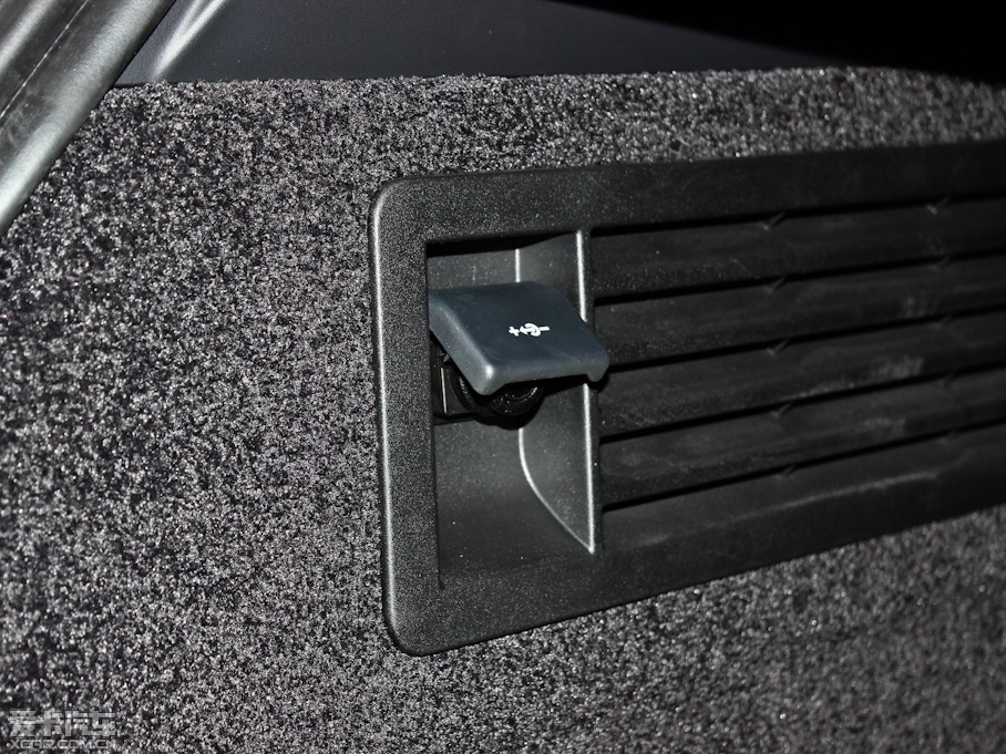 2013 5.0 V8 NA Vogue SE