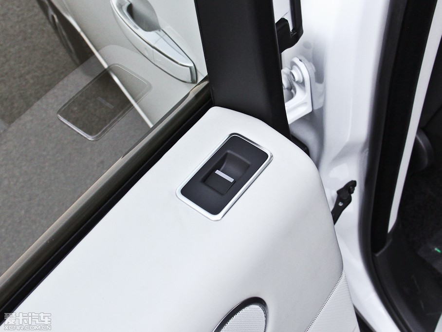 2013 5.0 V8 NA Vogue SE