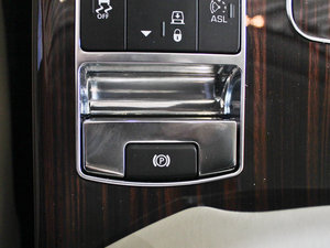 2013款5.0 V8 AB 尊崇创世版 驻车制动器