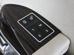 2013款5.0 V8 AB 尊崇创世版 中控区