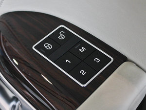 2013款5.0 V8 AB 尊崇创世版 中控区