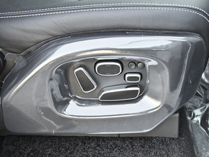 2013款5.0 V8 NA Vogue SE 空间座椅