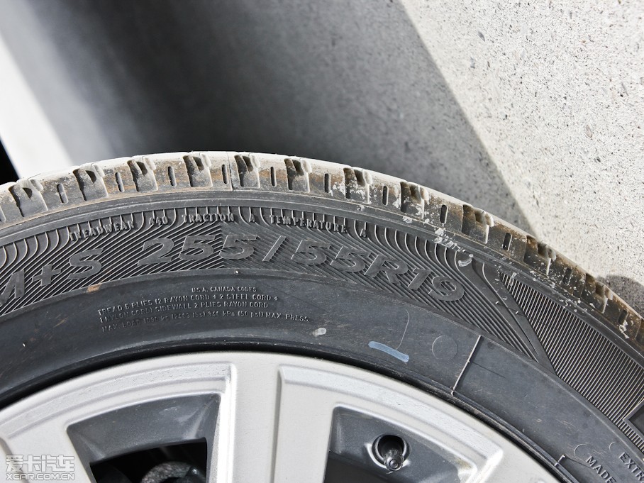 2013��l�F ���Ĵ� 5.0 V8 SE