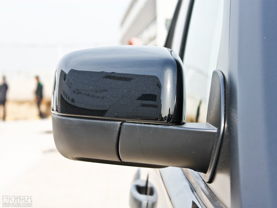 2013��l�F ���Ĵ� 5.0 V8 SE