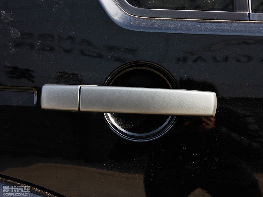 2013��l�F ���Ĵ� 5.0 V8 SE