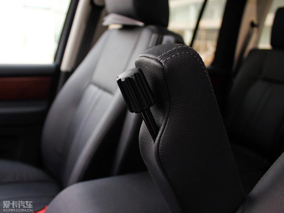 2013��l�F ���Ĵ� 5.0 V8 SE