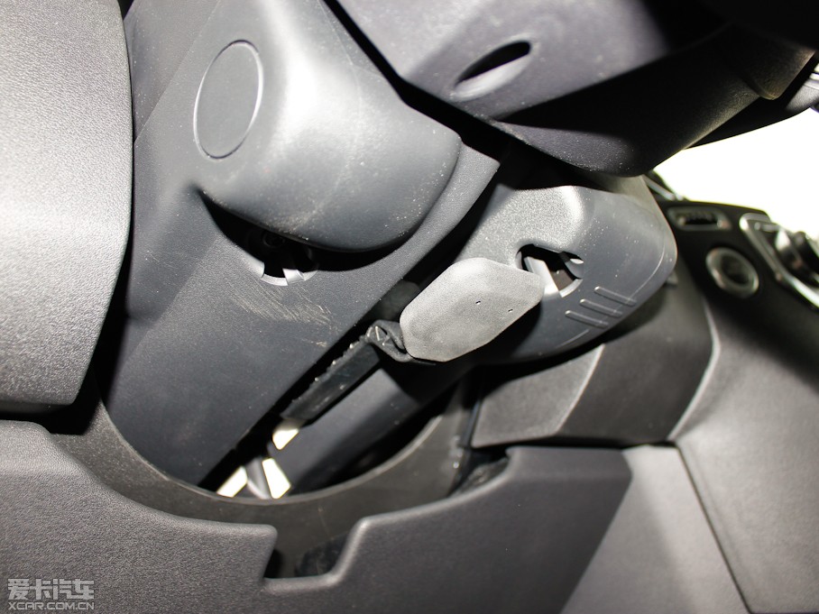 2013��l�F ���Ĵ� 5.0 V8 SE