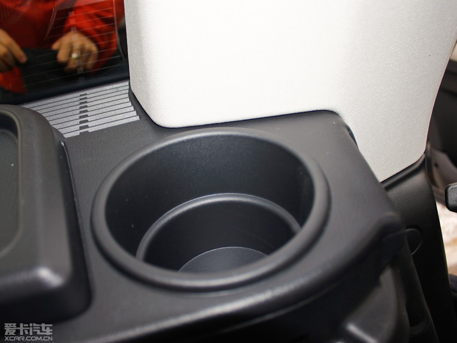 2013��l�F ���Ĵ� 5.0 V8 SE