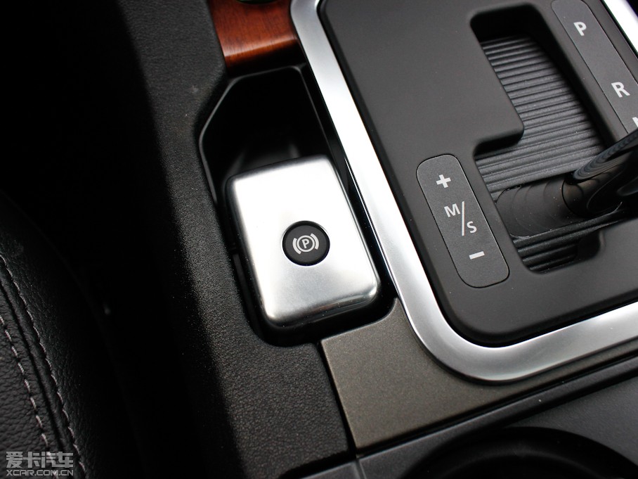 2013��l�F ���Ĵ� 5.0 V8 SE