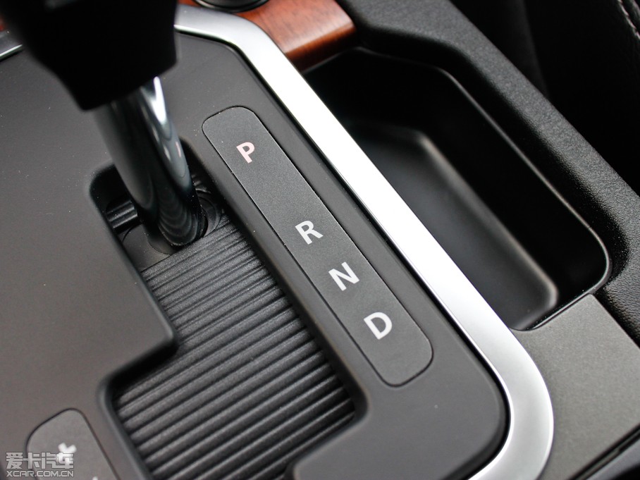 2013��l�F ���Ĵ� 5.0 V8 SE