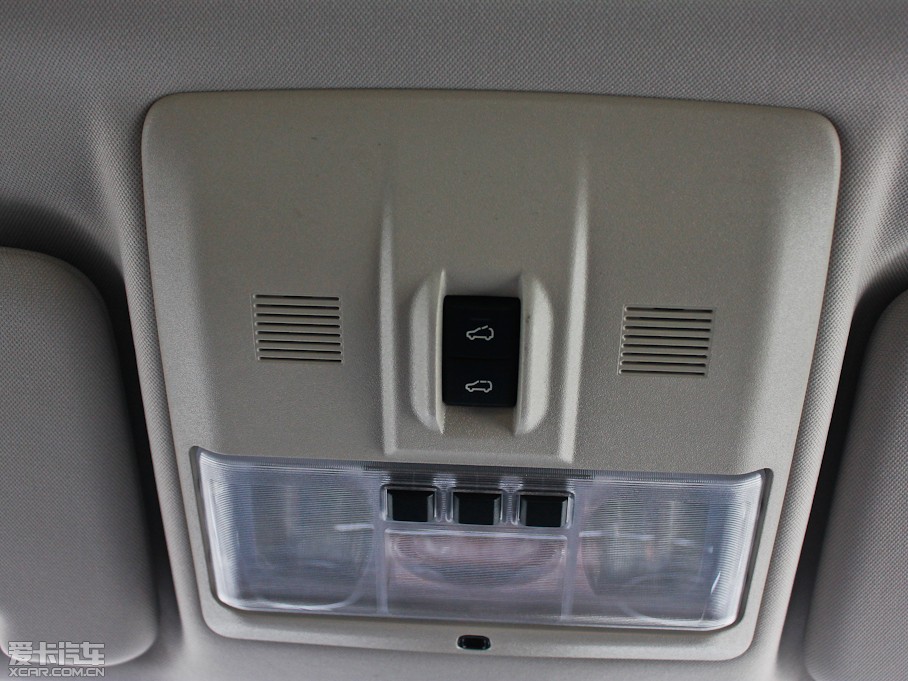 2013��l�F ���Ĵ� 5.0 V8 SE