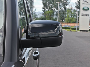 2013款第四代 3.0L V6 SD 尊黑限量版 后视镜