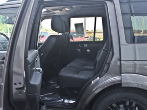 2013款第四代 3.0L V6 SD 尊黑限量版 后排空间