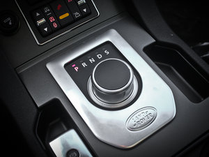 2013款第四代 3.0L V6 SD 尊黑限量版 换挡杆