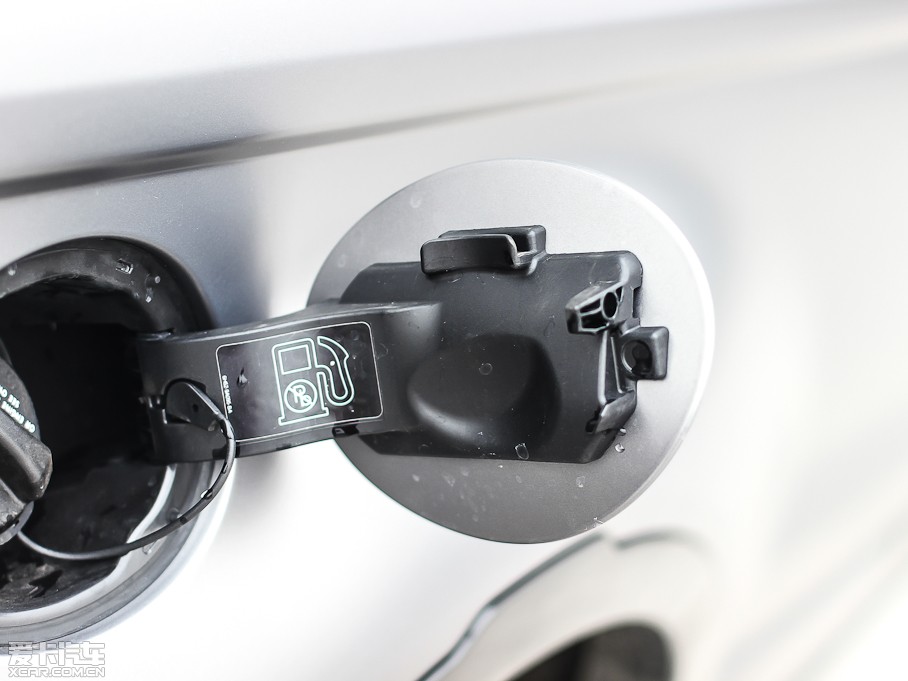 2013��٘O��(�M��) 2.0T 3�T�S������������