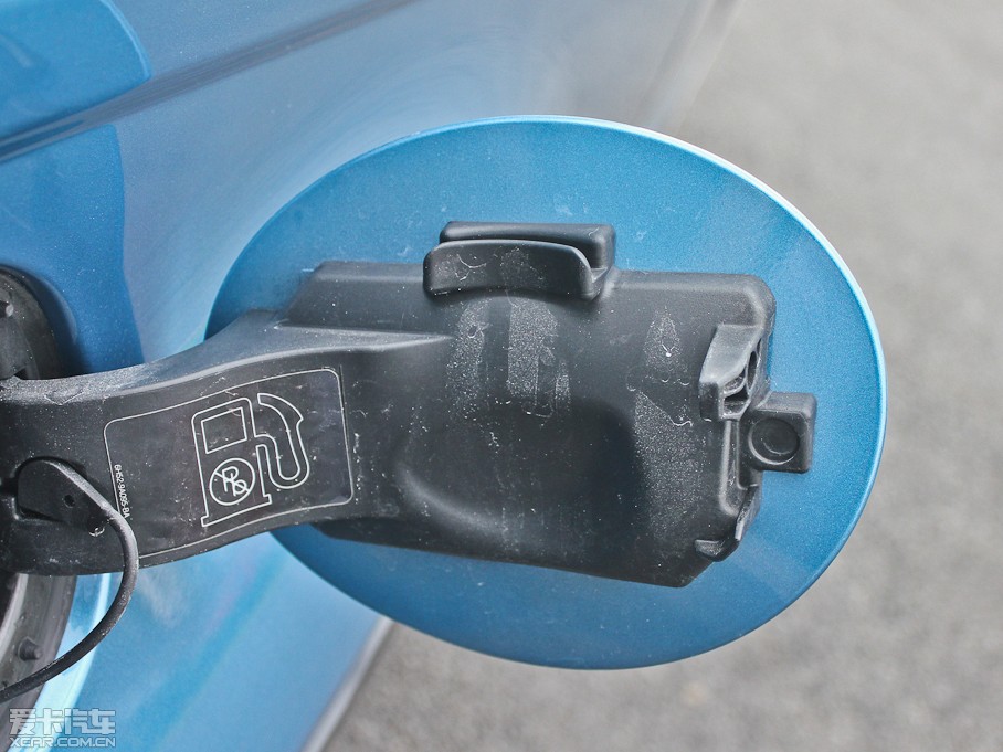 2013��٘O��(�M��) 2.0T 3�Tѣ�{������