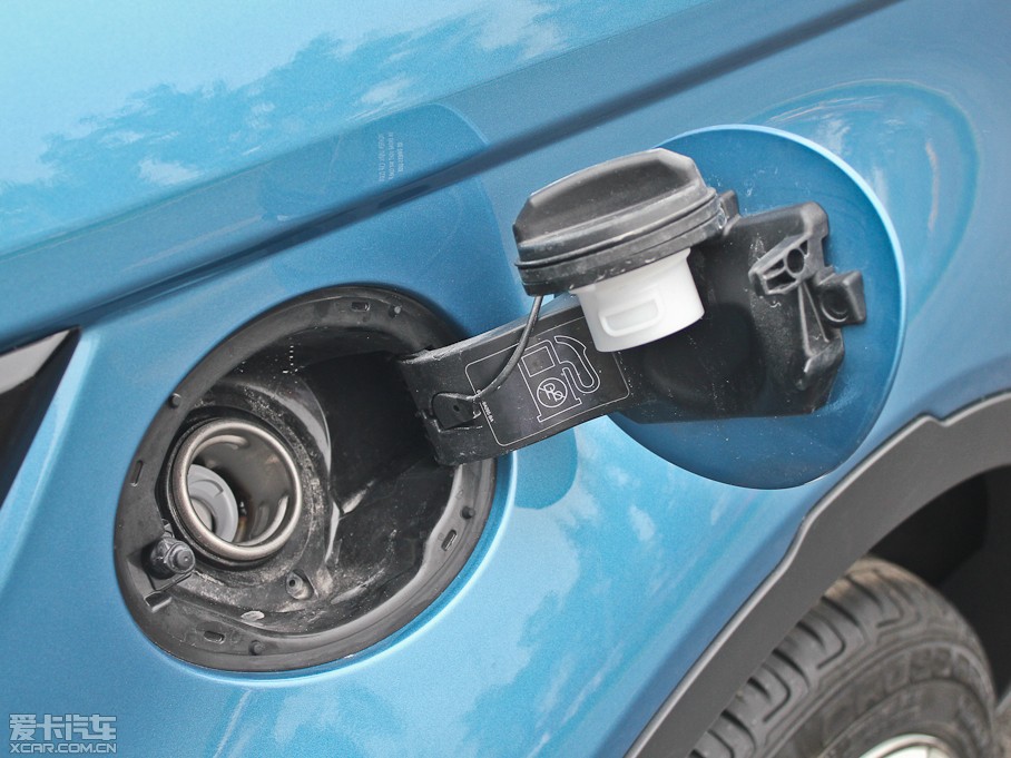 2013��٘O��(�M(j��n)��) 2.0T 3�Tѣ�{(l��n)������