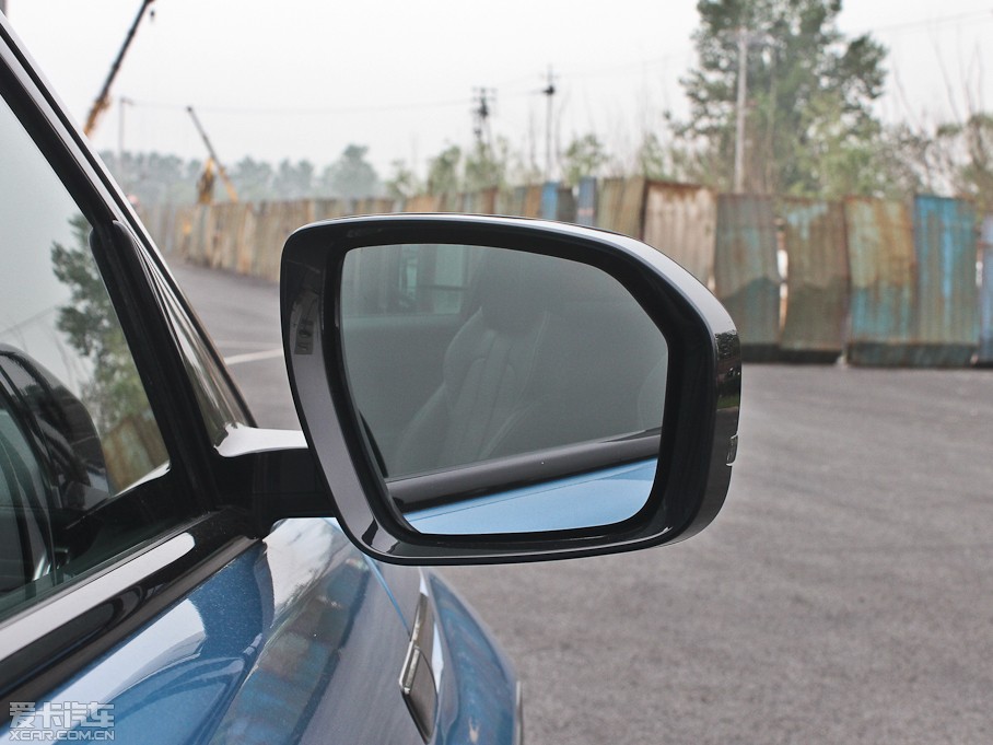 2013��٘O��(�M��) 2.0T 3�Tѣ�{������