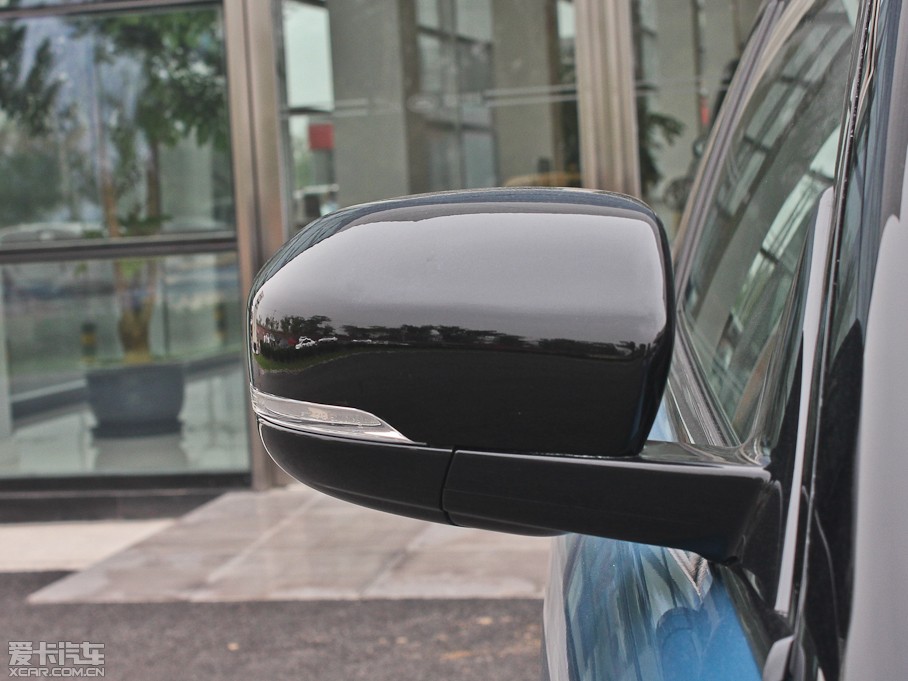 2013��٘O��(�M(j��n)��) 2.0T 3�Tѣ�{(l��n)������