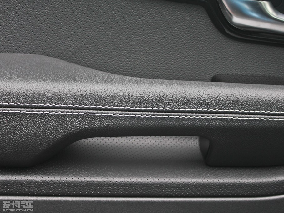 2013��٘O��(�M(j��n)��) 2.0T 3�Tѣ�{(l��n)������