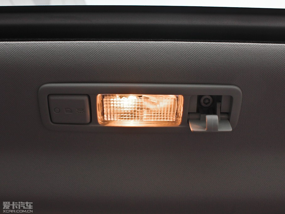 2013��٘O��(�M(j��n)��) 2.0T 3�Tѣ�{(l��n)������