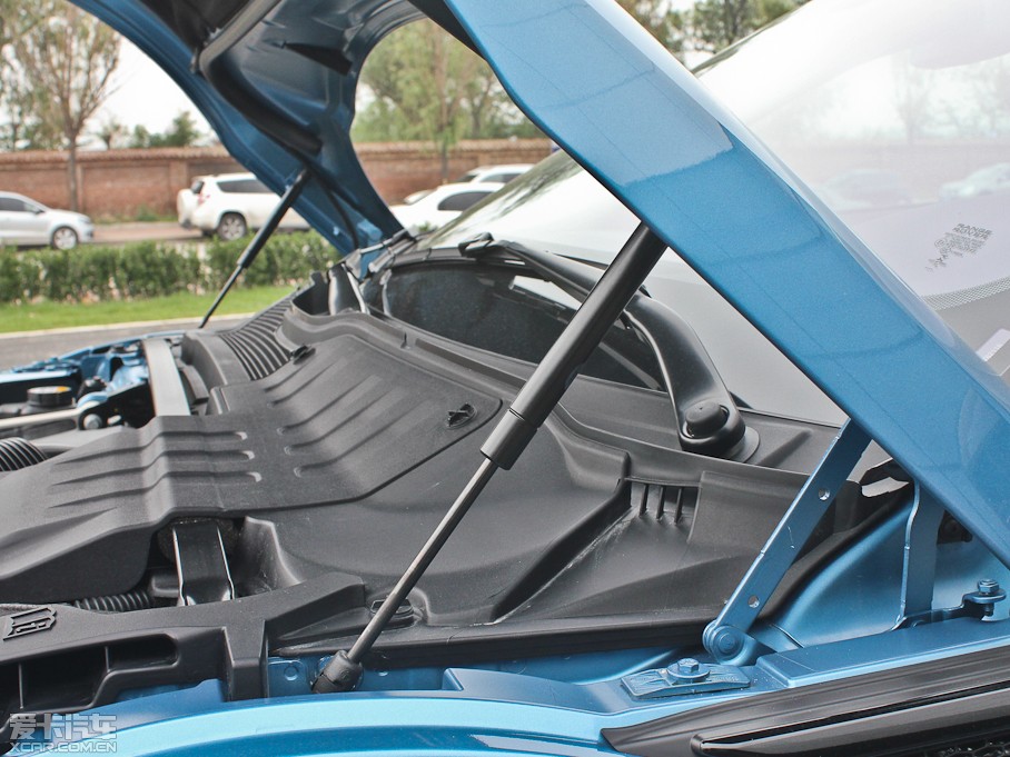 2013��٘O��(�M(j��n)��) 2.0T 3�Tѣ�{(l��n)������