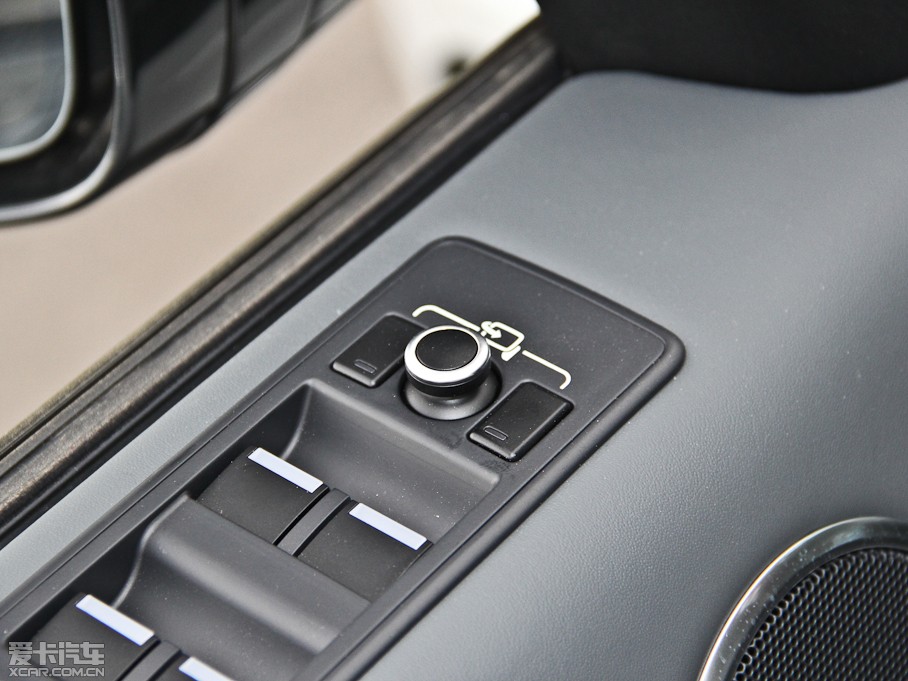 2014\(yn)(dng) 5.0 V8 SC hЄ(chung) Dynamic