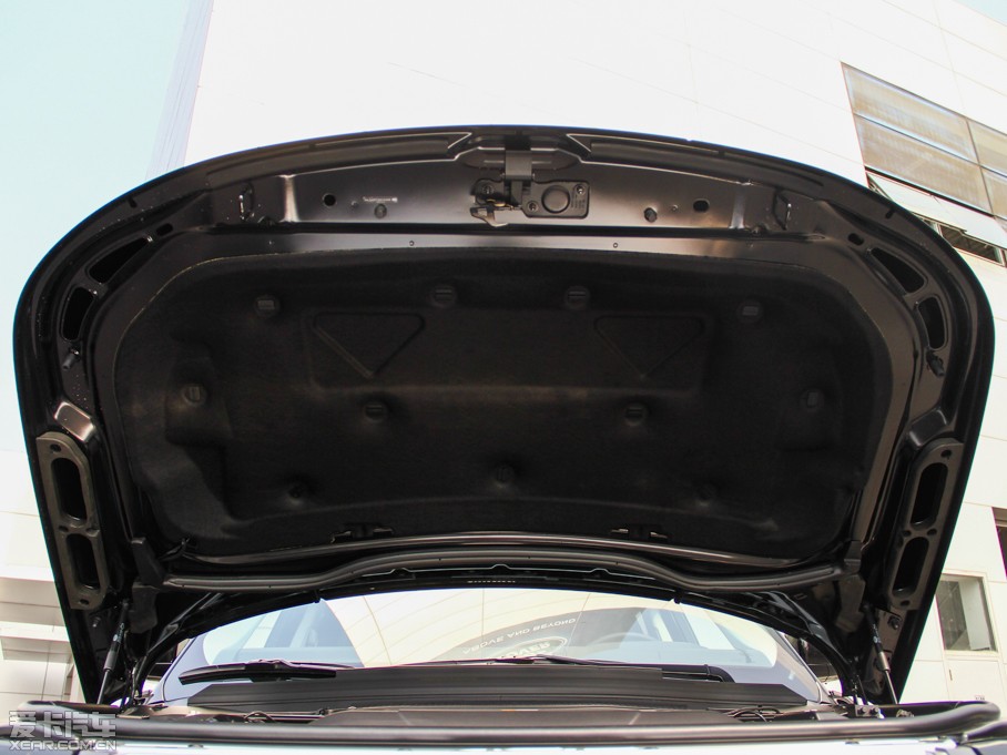 2014��� 3.0 TDV6 Vogue SE