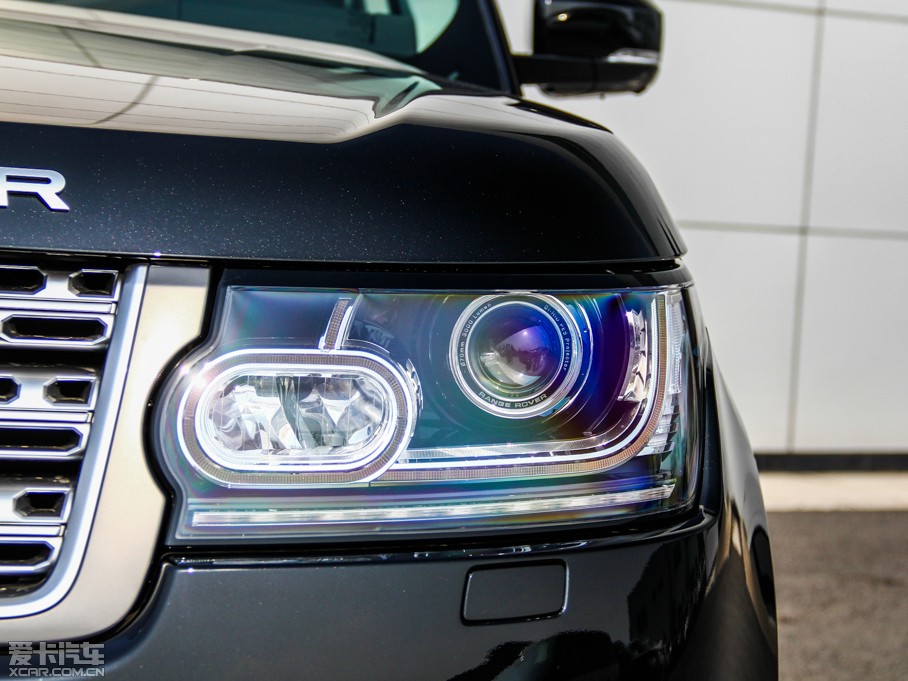 2014��� 3.0 TDV6 Vogue SE