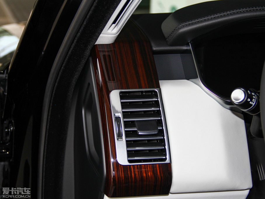 2014��� 3.0 TDV6 Vogue SE