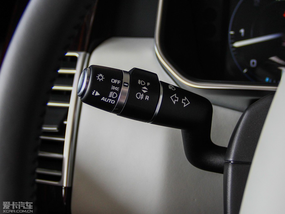 2014��� 3.0 TDV6 Vogue SE